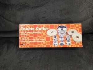 Fox Run Linzer Cookie Cutter Set 6 Interchangeable Designs Tinplate with Recipe